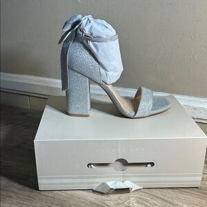 Copper Key Jubilee Glitter Butterfly Bow Dress Sandal Silver Glitter Size 9.5